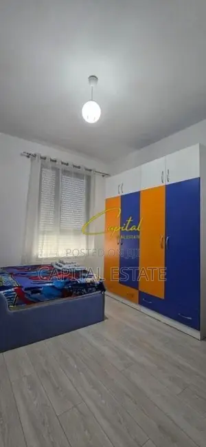 APARTAMENT ME QIRA 3+1 KINOSTUDIO 65.000 LEKE