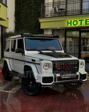 Mercedes Benz G500