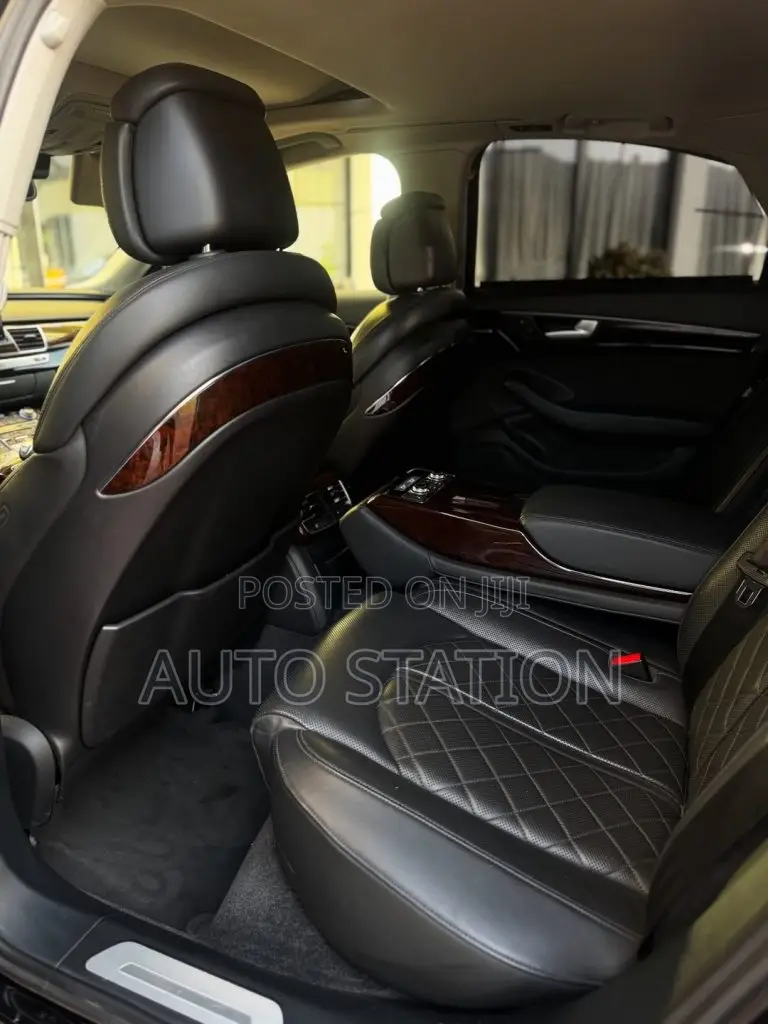 SHITET Audi A8