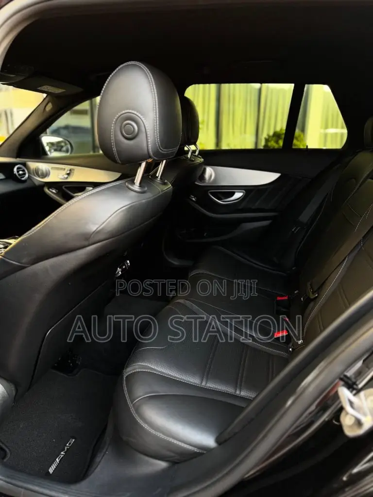 Mercedes Benz C63 AMG