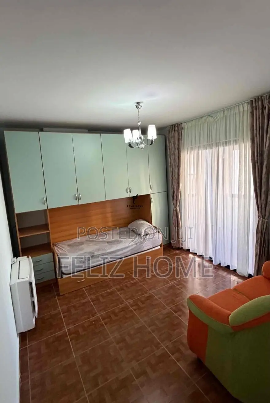 APARTAMENT ME QERA 2+1 ISH PARKU 65.000 LEKE