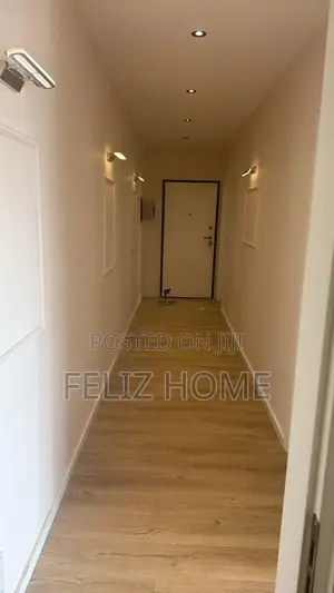 ZYRE ME QERA 85M2 RRUGA DRITAN HOXHA 70.000 LEKE
