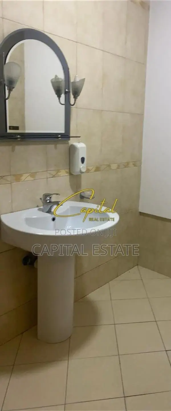 AMBIENT BIZNESI ME QIRA 110 M2 ISH BLLOKU 100.000 LEKE