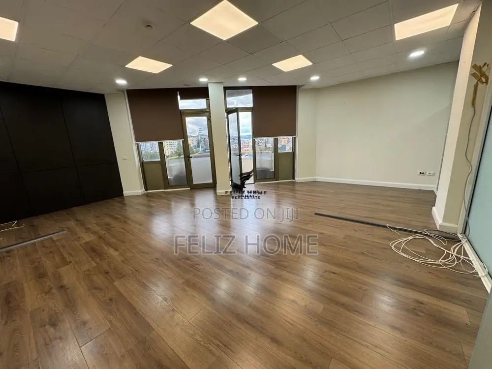 ZYRE ME QERA 100 M2 BLLOK 1.500 EURO