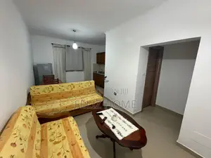 APARTAMENT ME QERA 1+1 ISH TREGU ELEKTRIK 45.000 LEKE