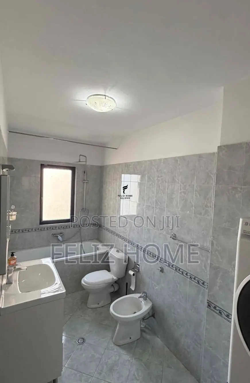 APARTAMENT ME QERA 2+1 ISH PARKU 65.000 LEKE
