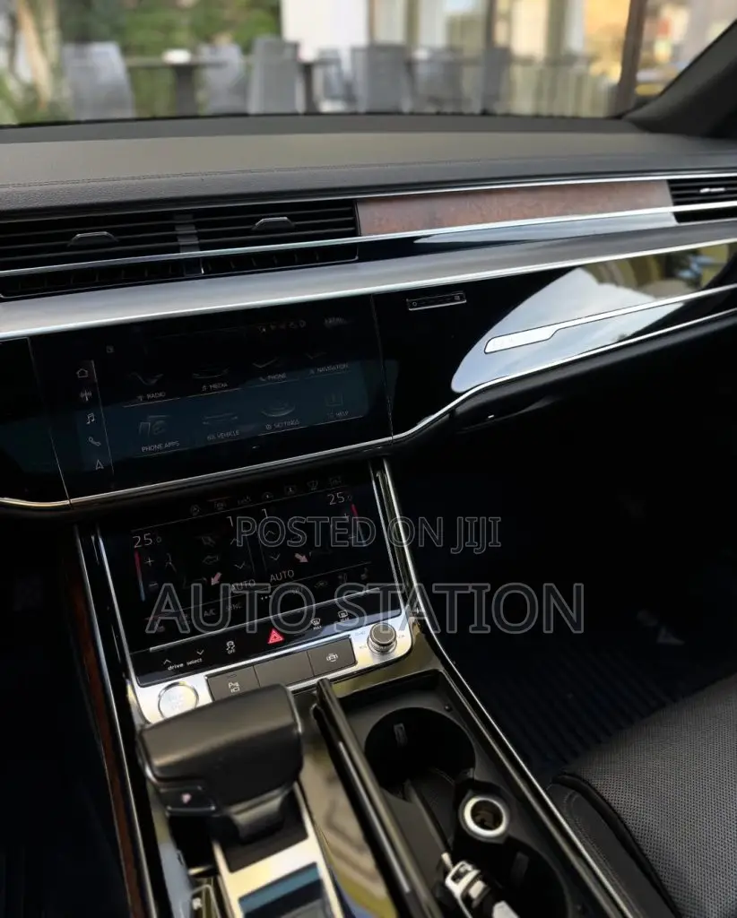 Audi A8L