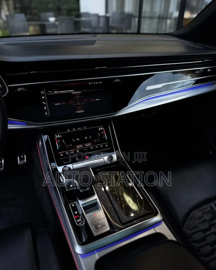 Audi RSQ8