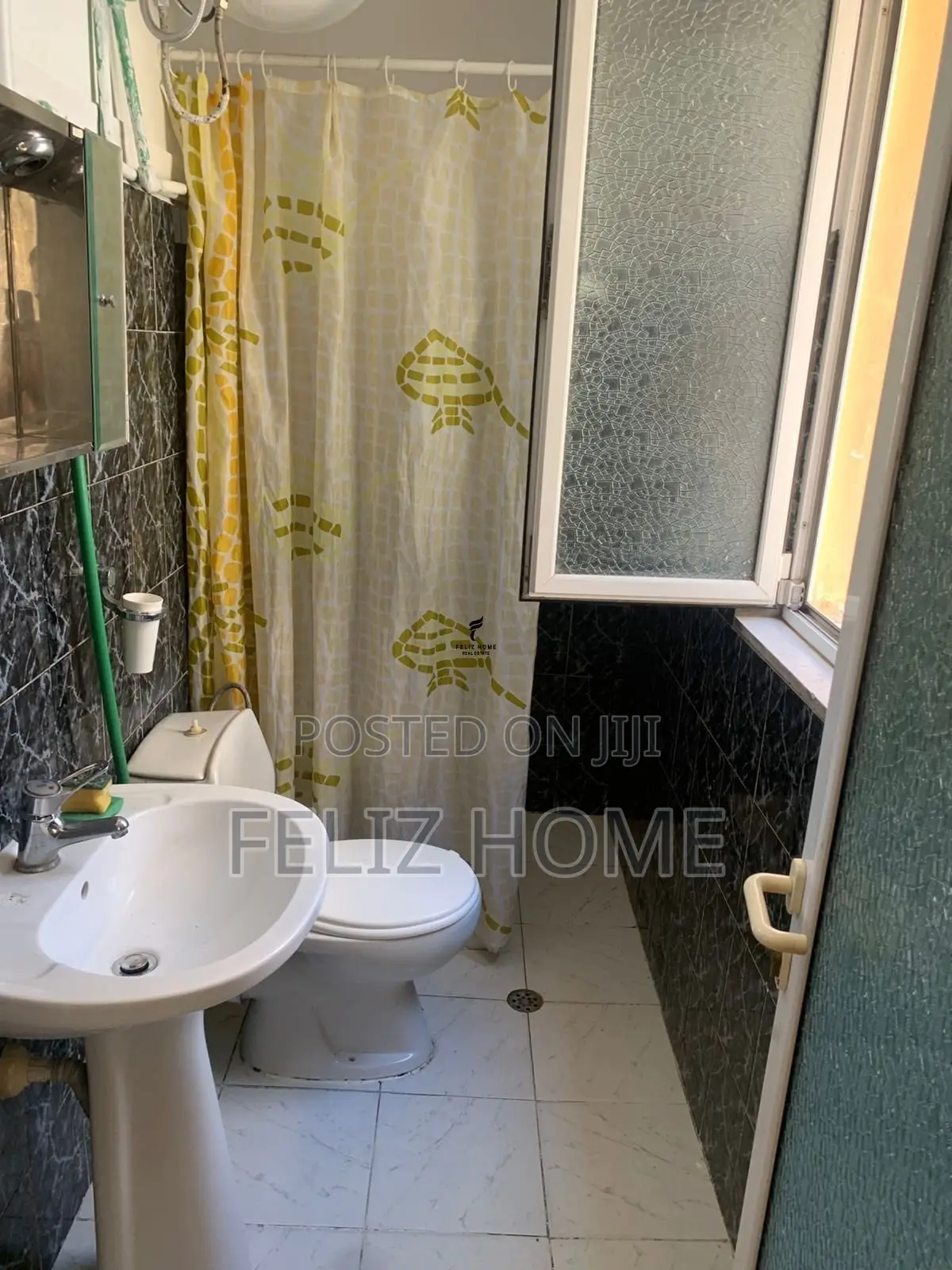 APARTAMENT ME QERA 1+1 MYSLYM SHYRI 50.000 LEKE