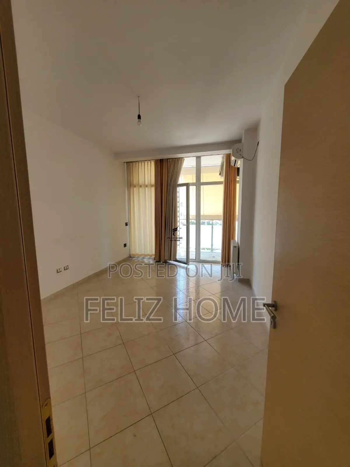 ZYRE ME QERA 110 M2 KOMUNA E PARISIT 1.300 EURO