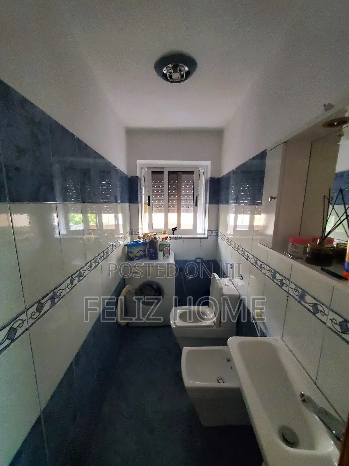SHITET APARTAMENT 3+1+2 21 DHJETORI 225.000 EURO