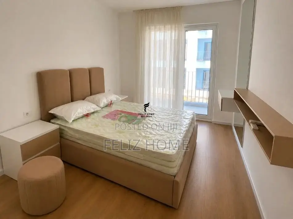 APARTAMENT ME QERA 1+1 RRUGA DALIP TOPI 52.000 LEKE