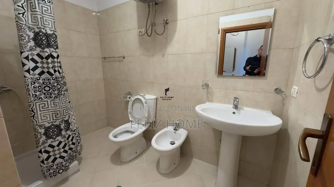APARTAMENT ME QERA 1+1 QENDER 65.000 LEKE