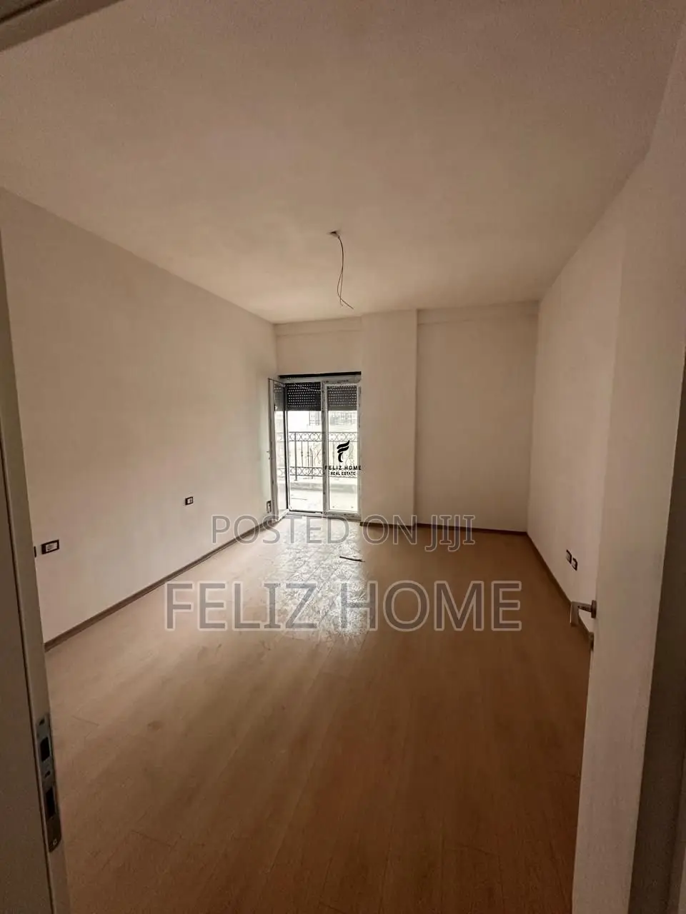 SHITET APARTAMENT 2+1+2 SAUK 205.000 EURO