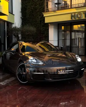 Porsche Panamera 4S