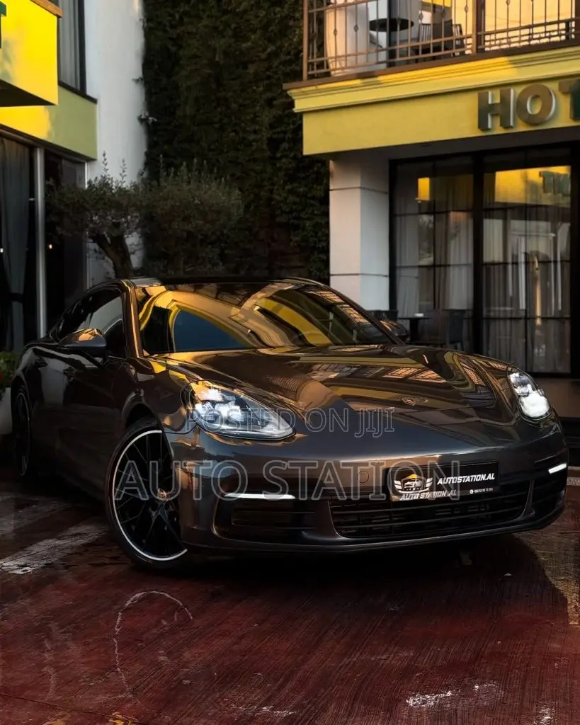 Porsche Panamera 4S