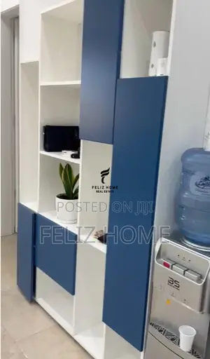 ZYRE ME QERA 122 M2 RRUGA E DURRESIT 180.000 LEKE