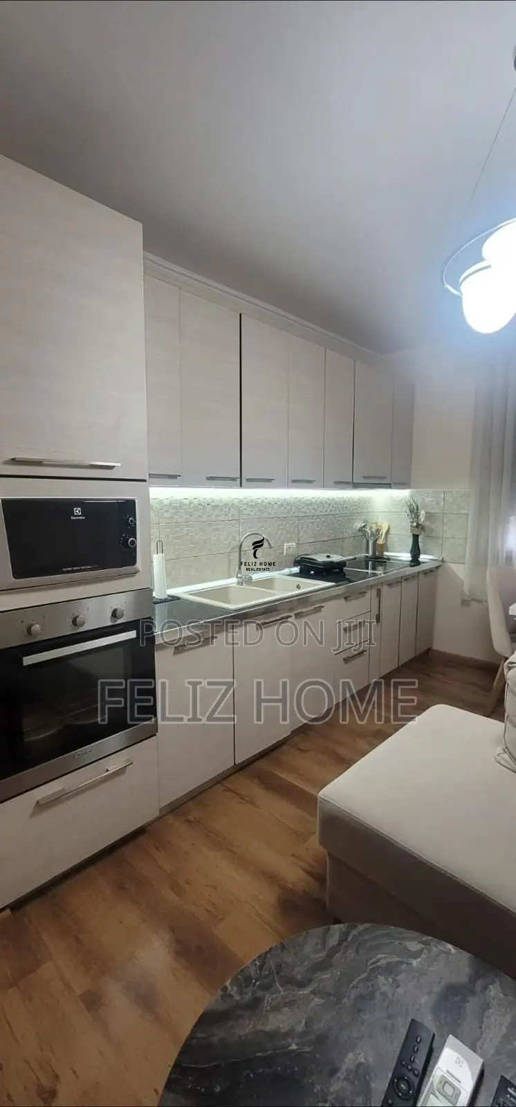 APARTAMENT ME QERA 2+1 OXHAKU 50.000 LEKE