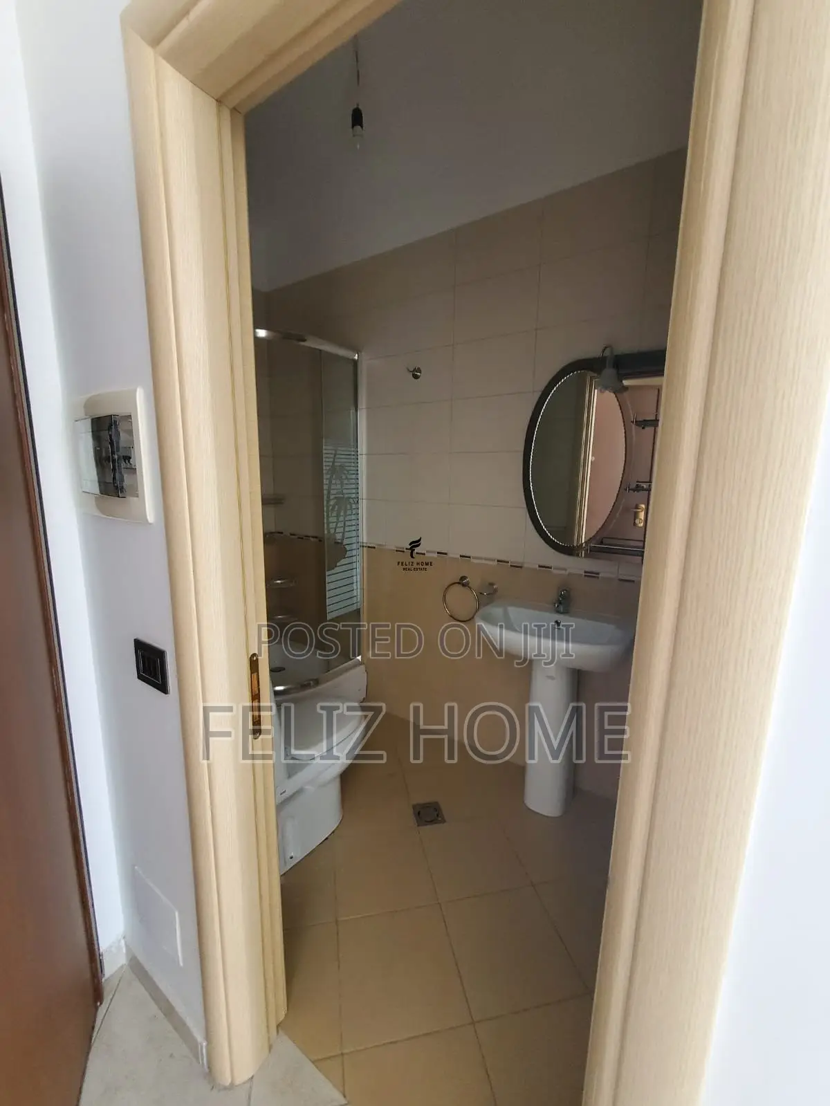 ZYRE ME QERA 110 M2 KOMUNA E PARISIT 1430 EURO