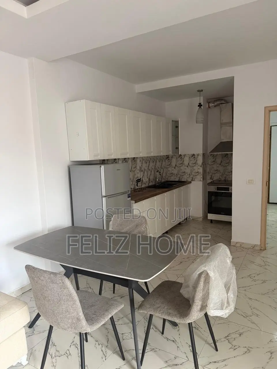 APARTAMENT ME QERA 1+1 RRUGA E KAVAJES 50.000 LEKE