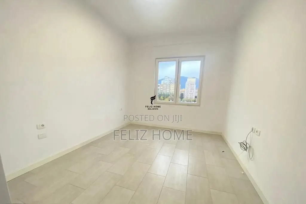 ZYRE ME QERA 62 M2 SQUARE 21 650 EURO