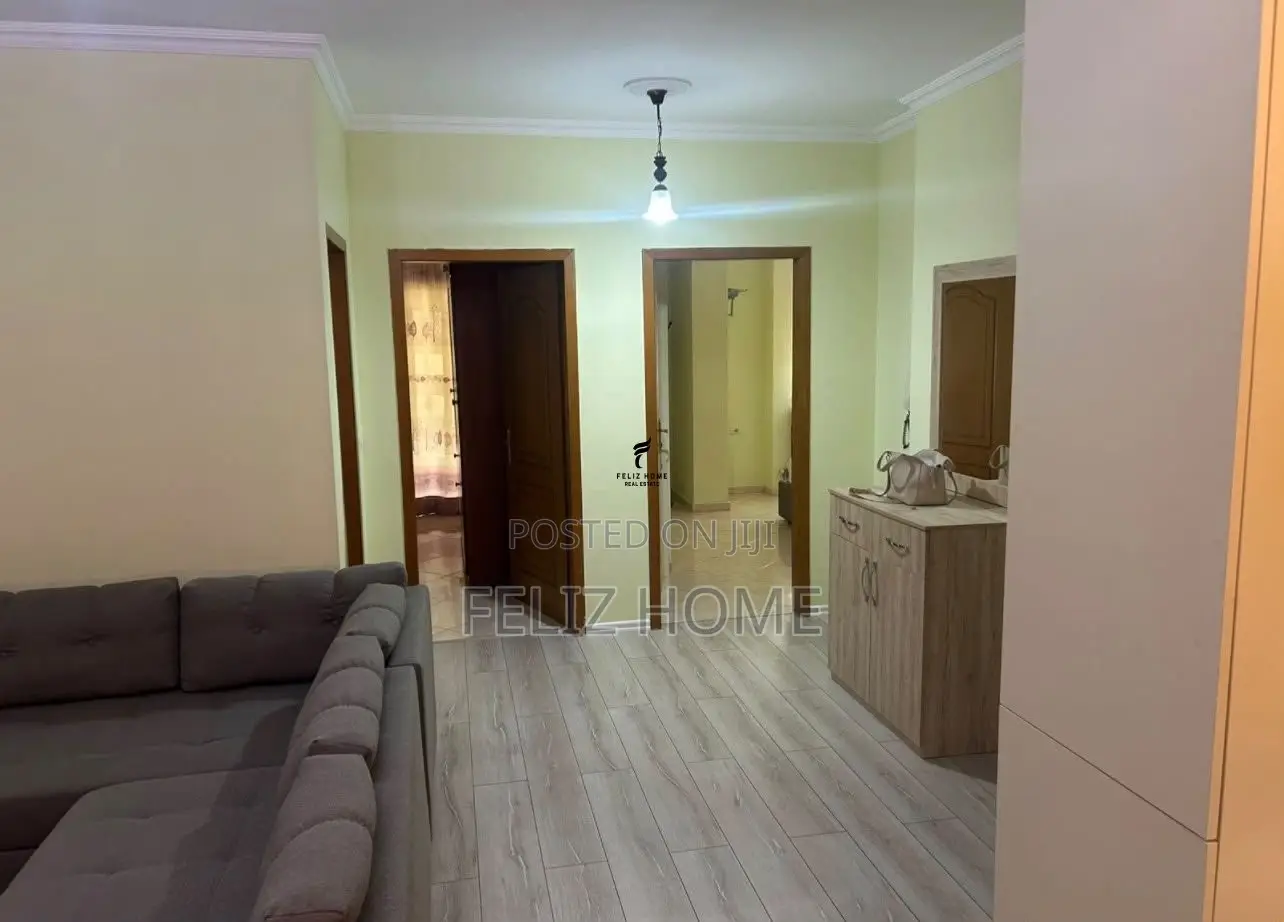 APARTAMENT ME QERA 2+1+2 21 DHJETORI 60.000 LEKE