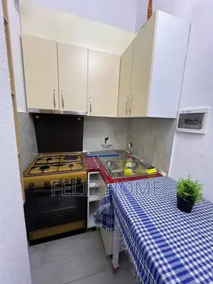 GARSONIEREN ME QERA 50 M2 ISH PARKU AUTOBUZEVE 40.000 LEKE