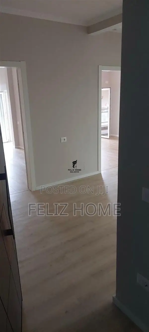 SHITET APARTAMENT 2+1 XHAMLLIK 18.700.000 LEKE