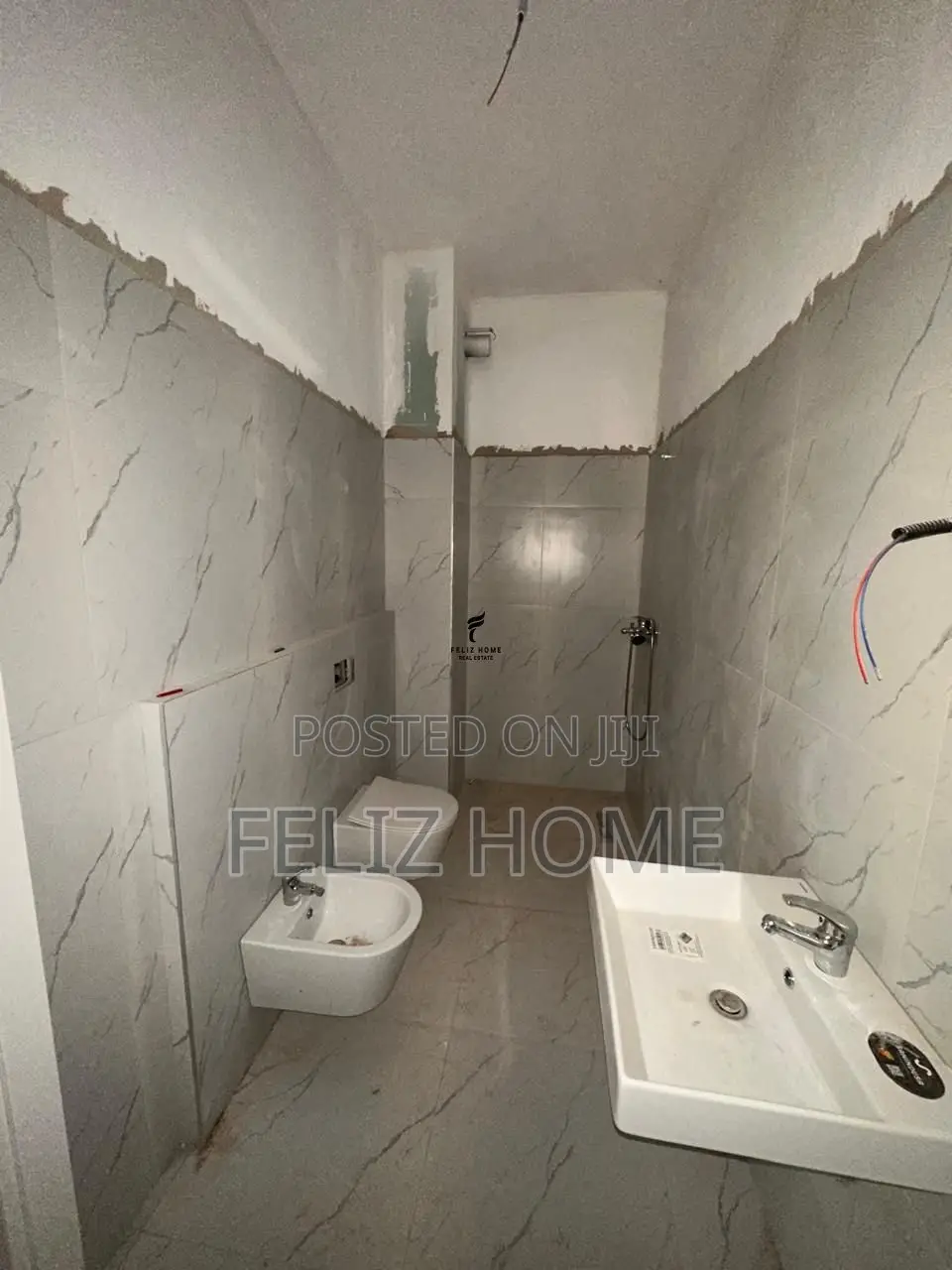 SHITET APARTAMENT 2+1+2 SAUK 205.000 EURO