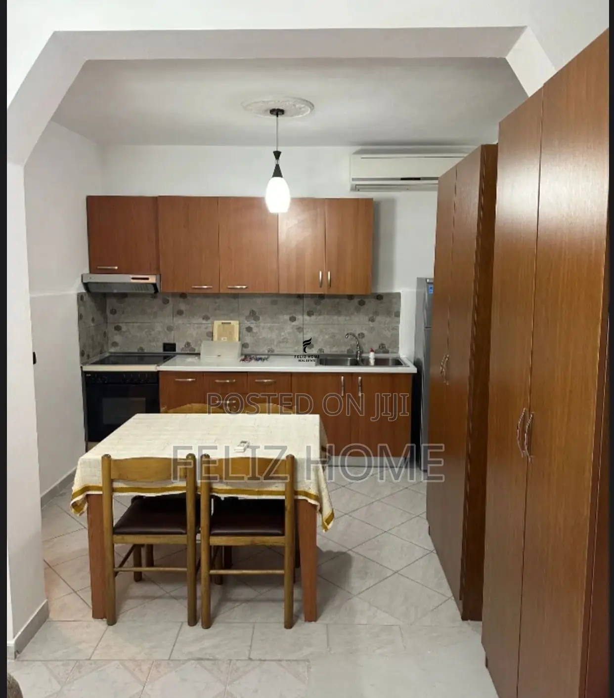 GARSIONERE ME QERA KOMUNA E PARISIT 45.000 LEKE