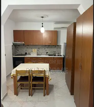GARSIONERE ME QERA KOMUNA E PARISIT 45.000 LEKE