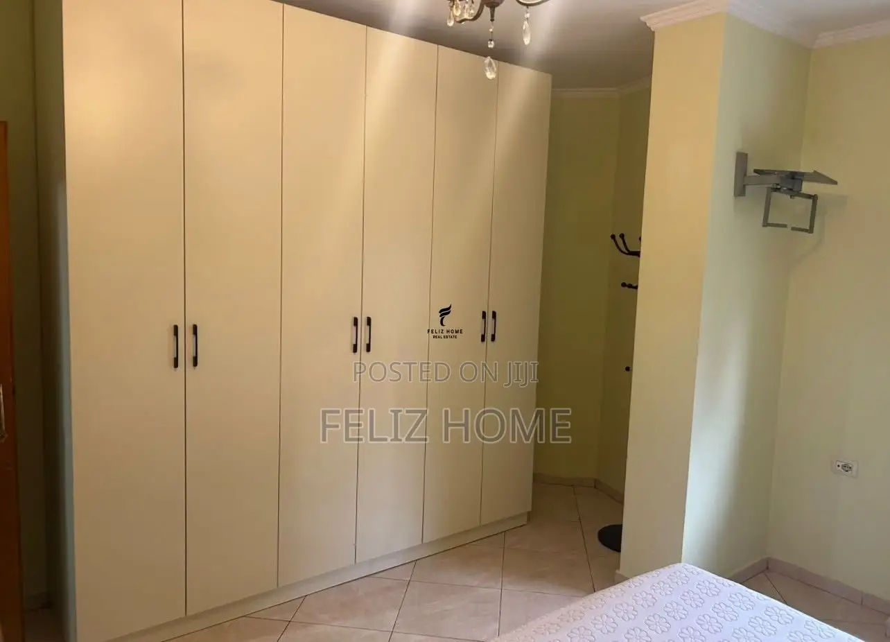 APARTAMENT ME QERA 2+1+2 21 DHJETORI 60.000 LEKE