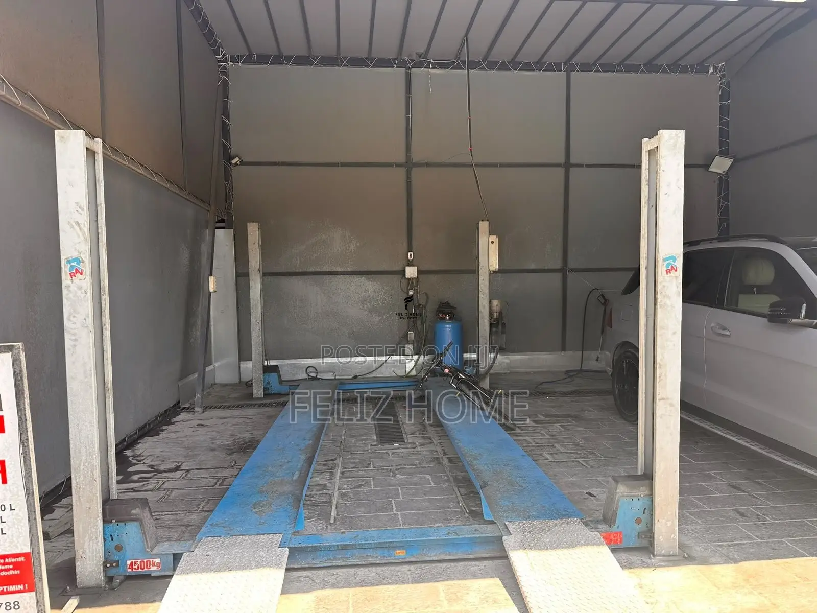 MAGAZINE ME QERA 50M2 AUTOSTRADA TIRANE-DURRES 1.000 EURO