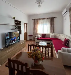APARTAMENT ME QERA 2+1 BULEVARDI I RI 50.000 LEKE