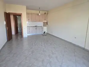 ZYRE ME QERA 120 M2 RRUGA BARDHYL 80.000 LEKE