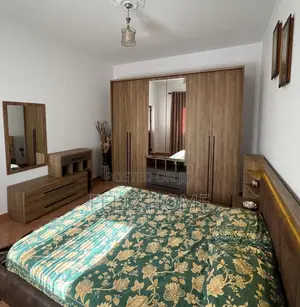 APARTAMENT ME QERA 2+1 BULEVARDI I RI 50.000 LEKE