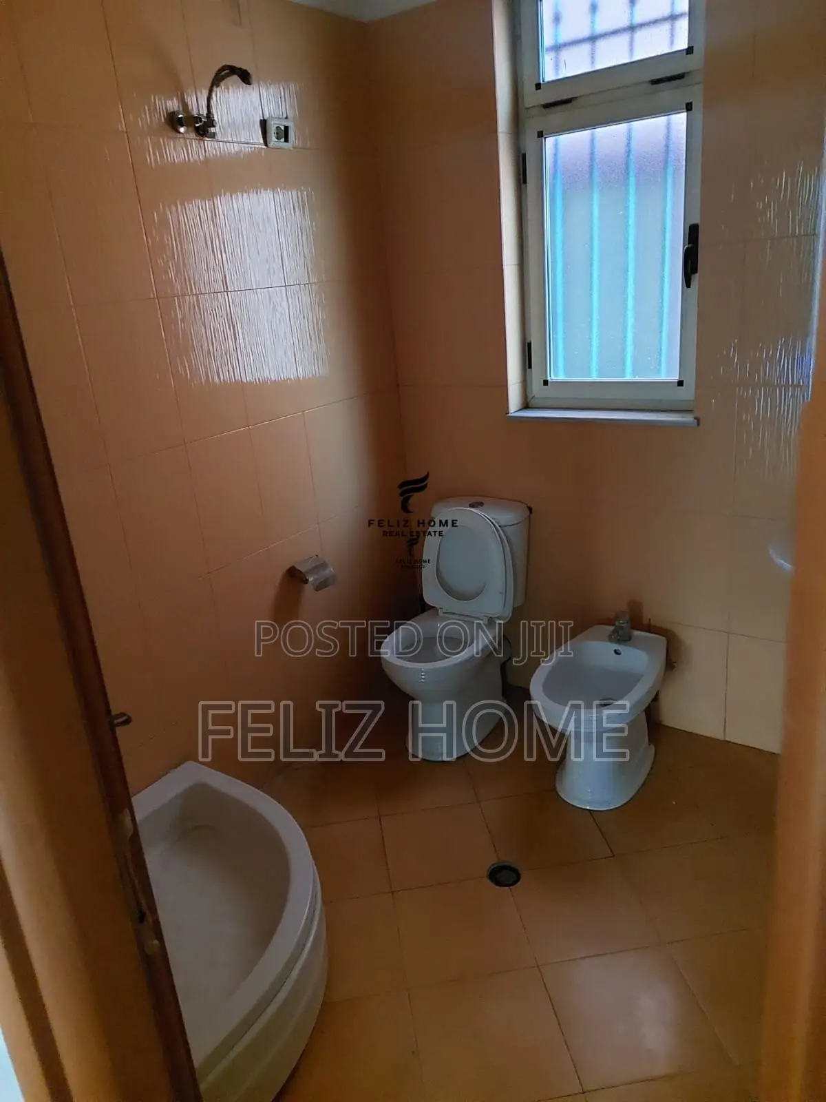 ZYRE ME QERA 70 M2 ZOGU I ZI 600 EURO