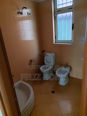 ZYRE ME QERA 70 M2 ZOGU I ZI 600 EURO