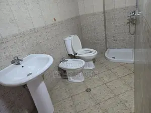 ZYRE ME QERA 120 M2 RRUGA BARDHYL 80.000 LEKE