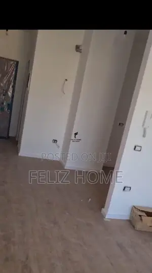 ZYRE ME QERA 100 M2 RRUGA E BARRIKADAVE 90.000 LEKE