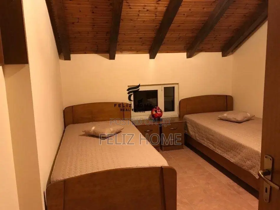APARTAMENT ME QERA3+1 XHAMLLIK 60.000 LEKE