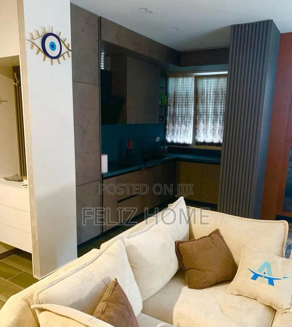 APARTAMENT ME QERA 3+1 RRUGA E DIBRES 100.000 LEKE