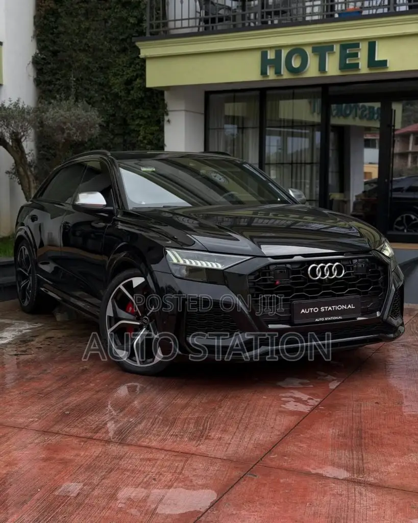 Audi RSQ8