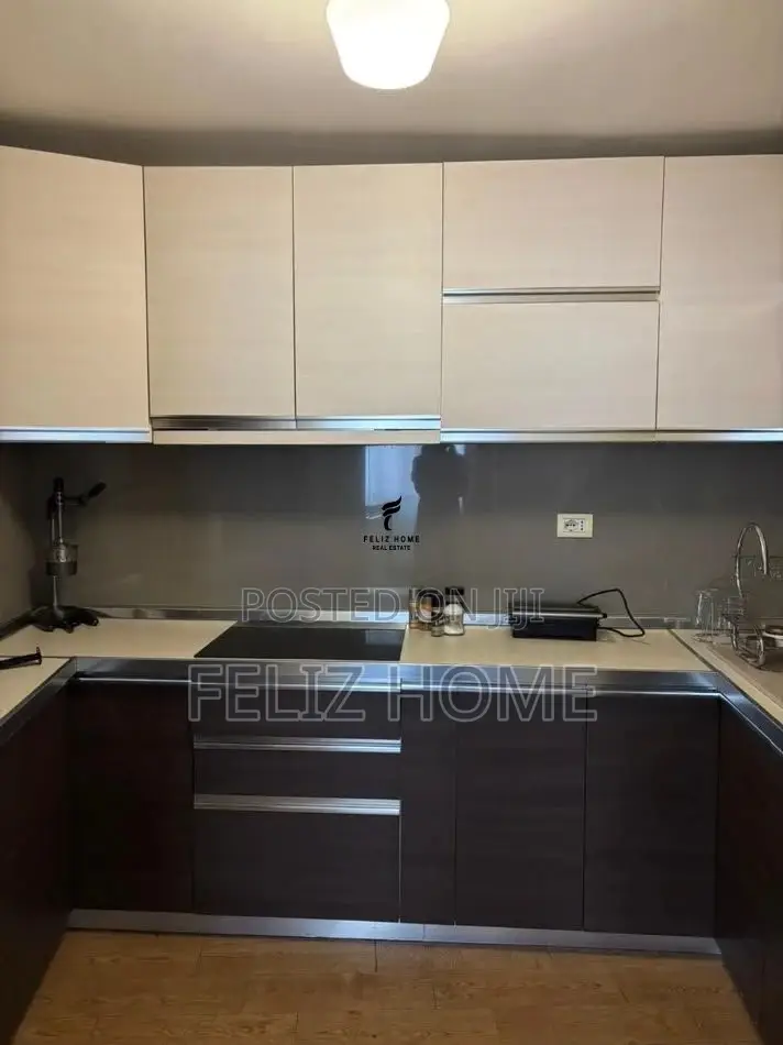 APARTAMENT ME QERA 3+1 QENDER 100.000 LEKE