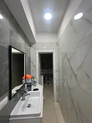 ZYRE ME QERA 90 M2 RRUGA E KAVAJËS 80.000 LEKE