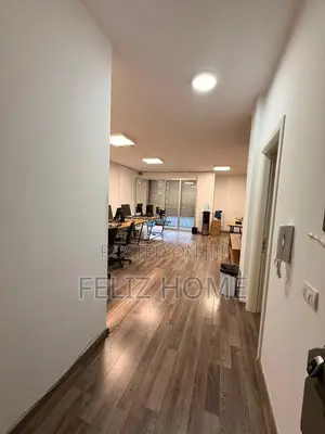 ZYRE ME QERA 100 M2 STADIUMI DINAMO 140.000 LEKE