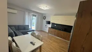 APARTAMENT ME QERA 2+1 5 MAJI 52.000 LEKE