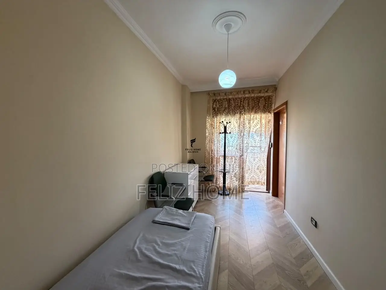 APARTAMENT ME QERA 4+1 ISH EKSPOZITA 130.000 LEKE