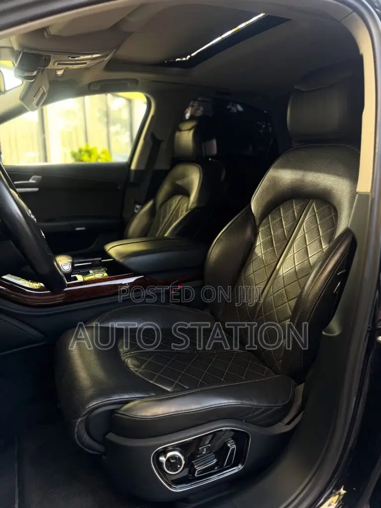 SHITET Audi A8