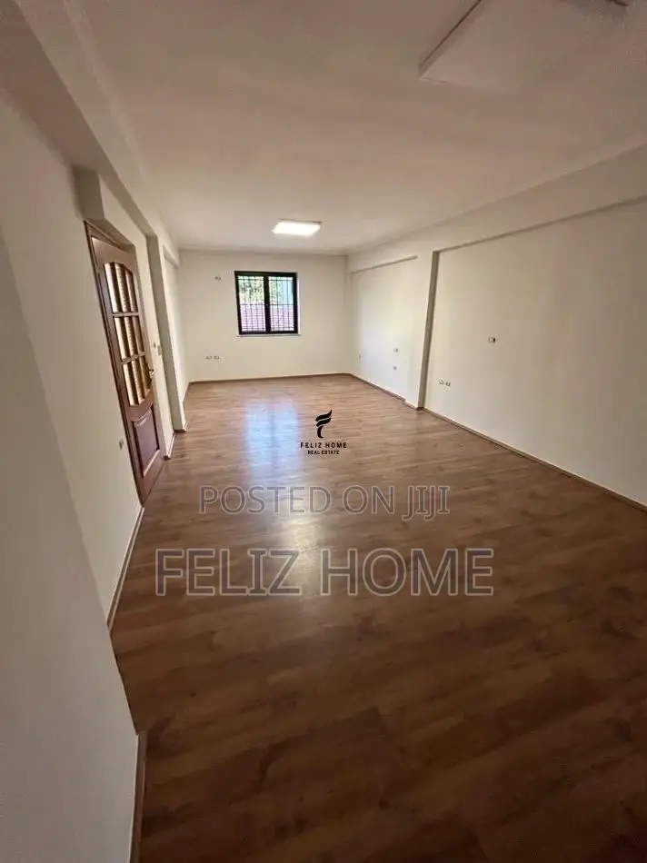 ZYRE ME QERA 120 M2 PAZARI I RI 100.000 LEKE